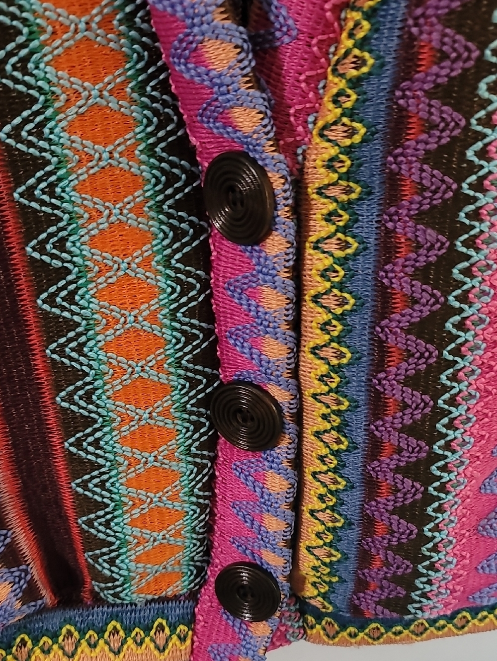 Vibrant Multicolor Knit Cardigan - Picture 4 of 8